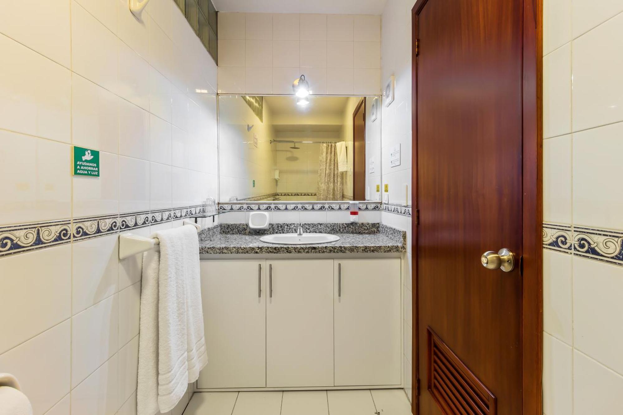 Hotel La Cartuja Quito Zewnętrze zdjęcie