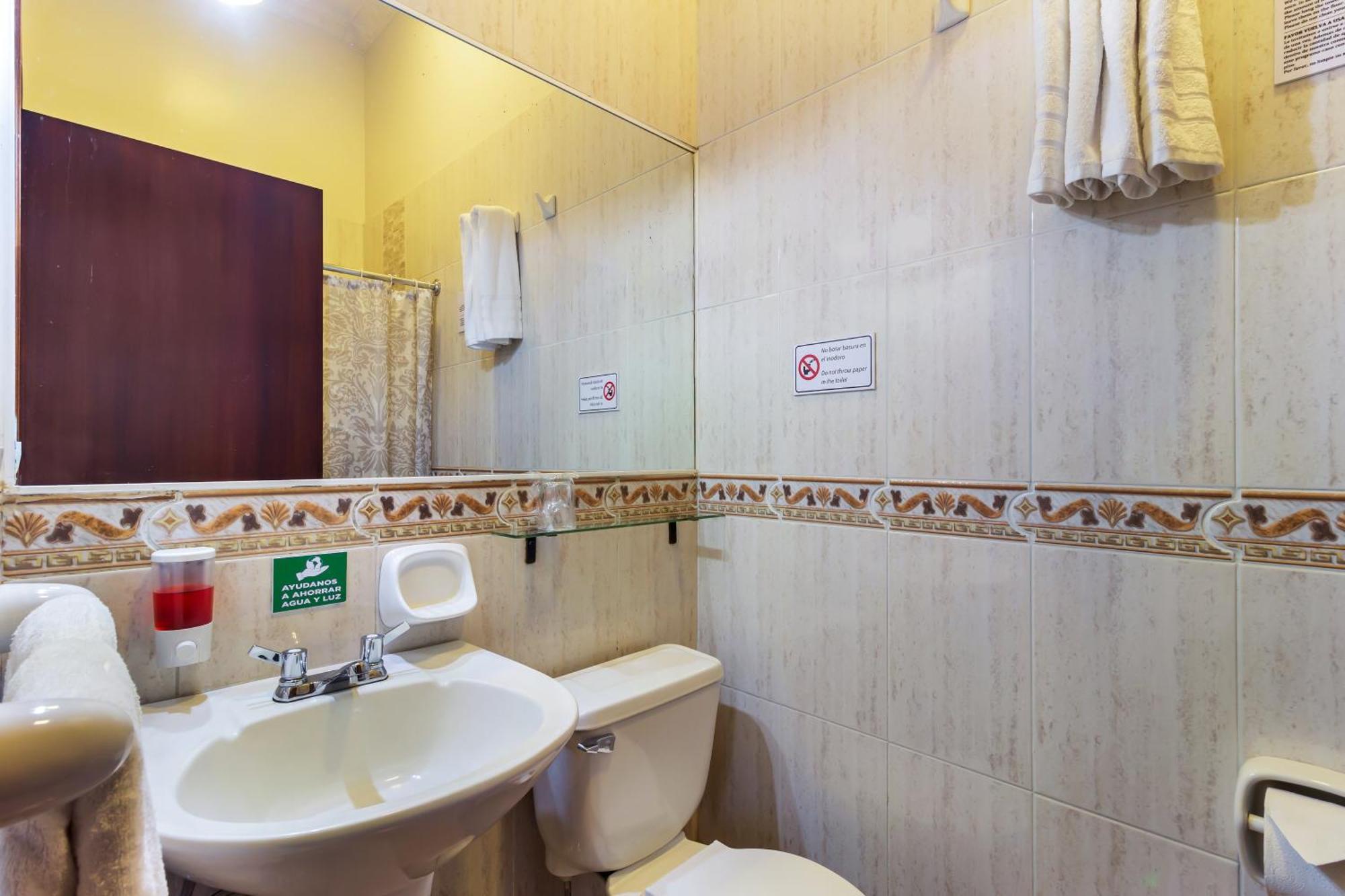 Hotel La Cartuja Quito Zewnętrze zdjęcie